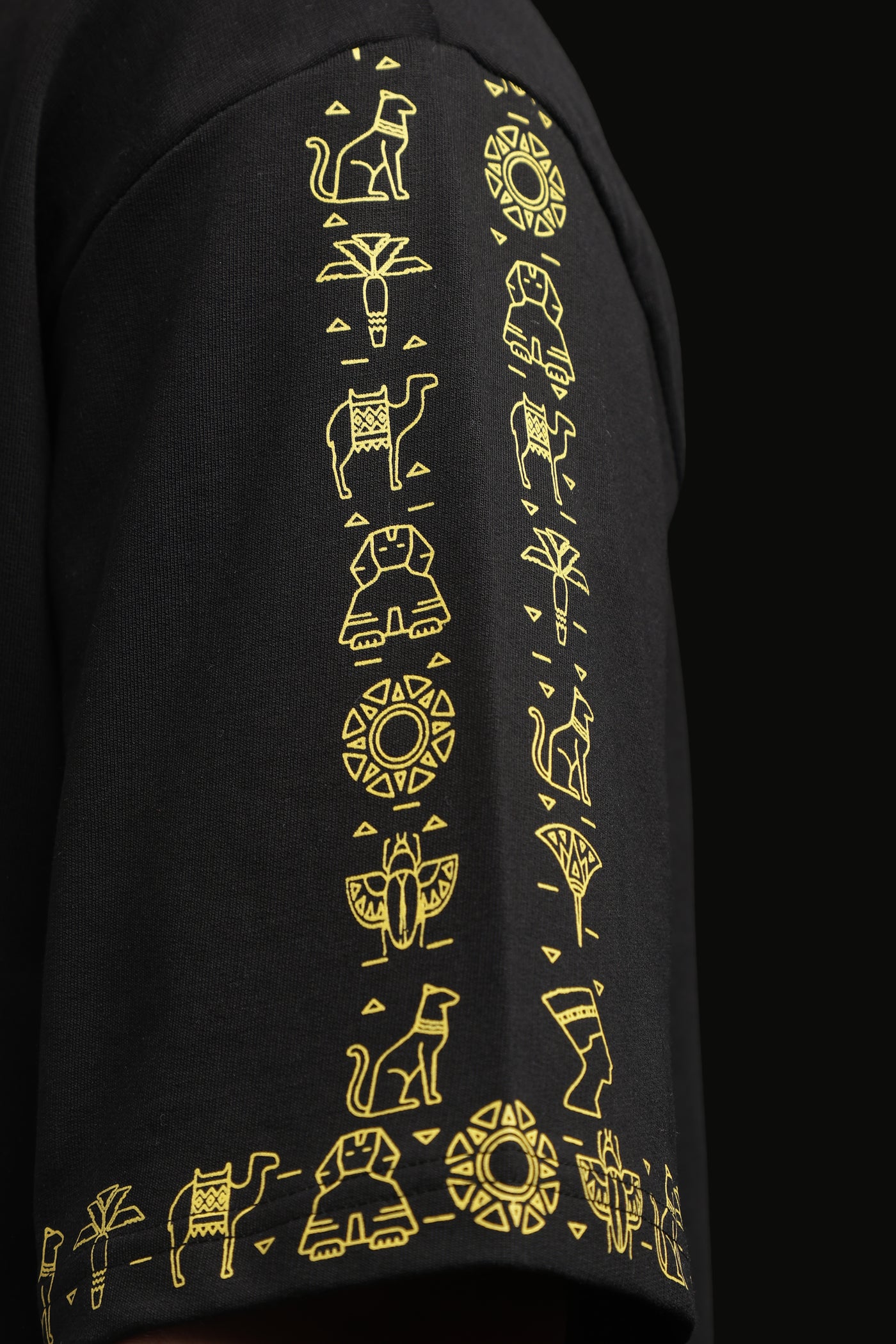 Anubis Oversized Tee - Black